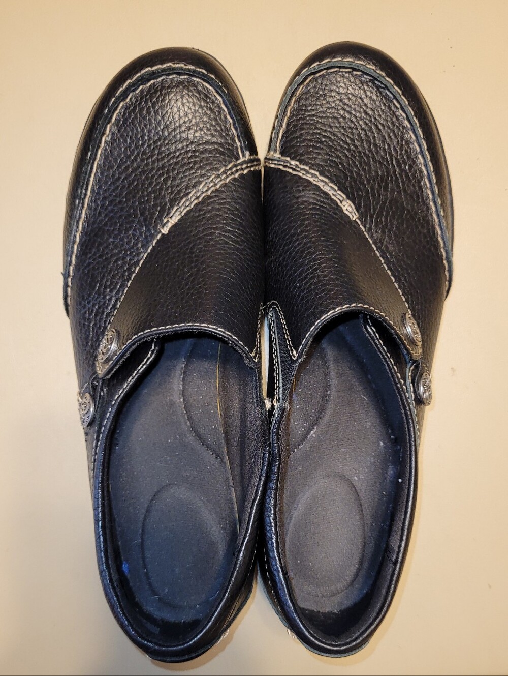 Clarks Black Slip-On Comfort Shoes. Size 9